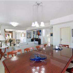 4 bedroom villa with pool close to beach on Akrotiri peninsula, sleeps 8